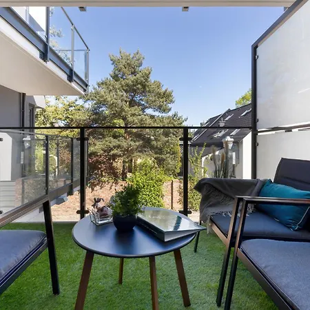 De-lux M - Easy - Rent *