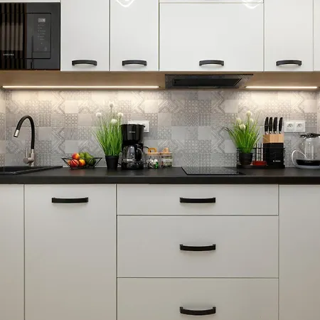 De-lux M - Easy - Rent *