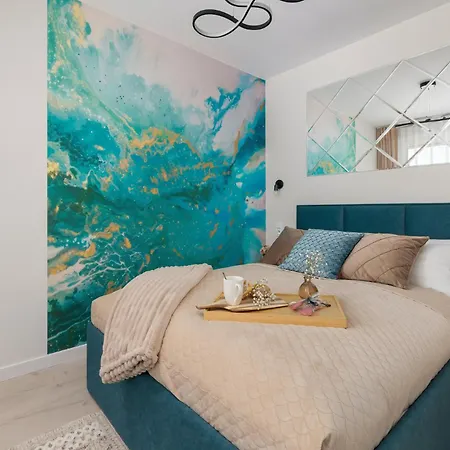 De-lux M - Easy - Rent * Нехоже