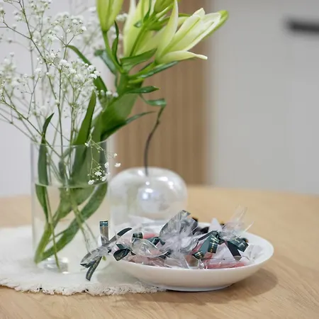 De-lux M - Easy - Rent