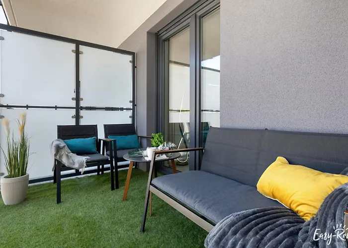 Апартаменты De-lux M - Easy - Rent *