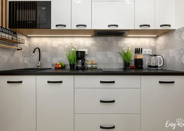 De-lux M - Easy - Rent *