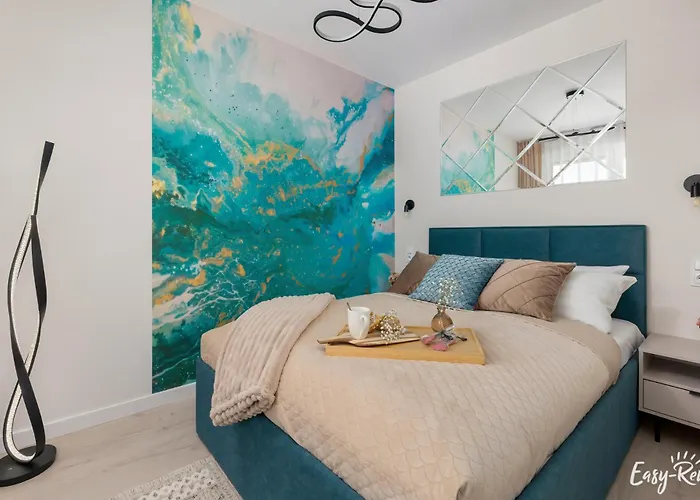 De-lux M - Easy - Rent * Нехоже